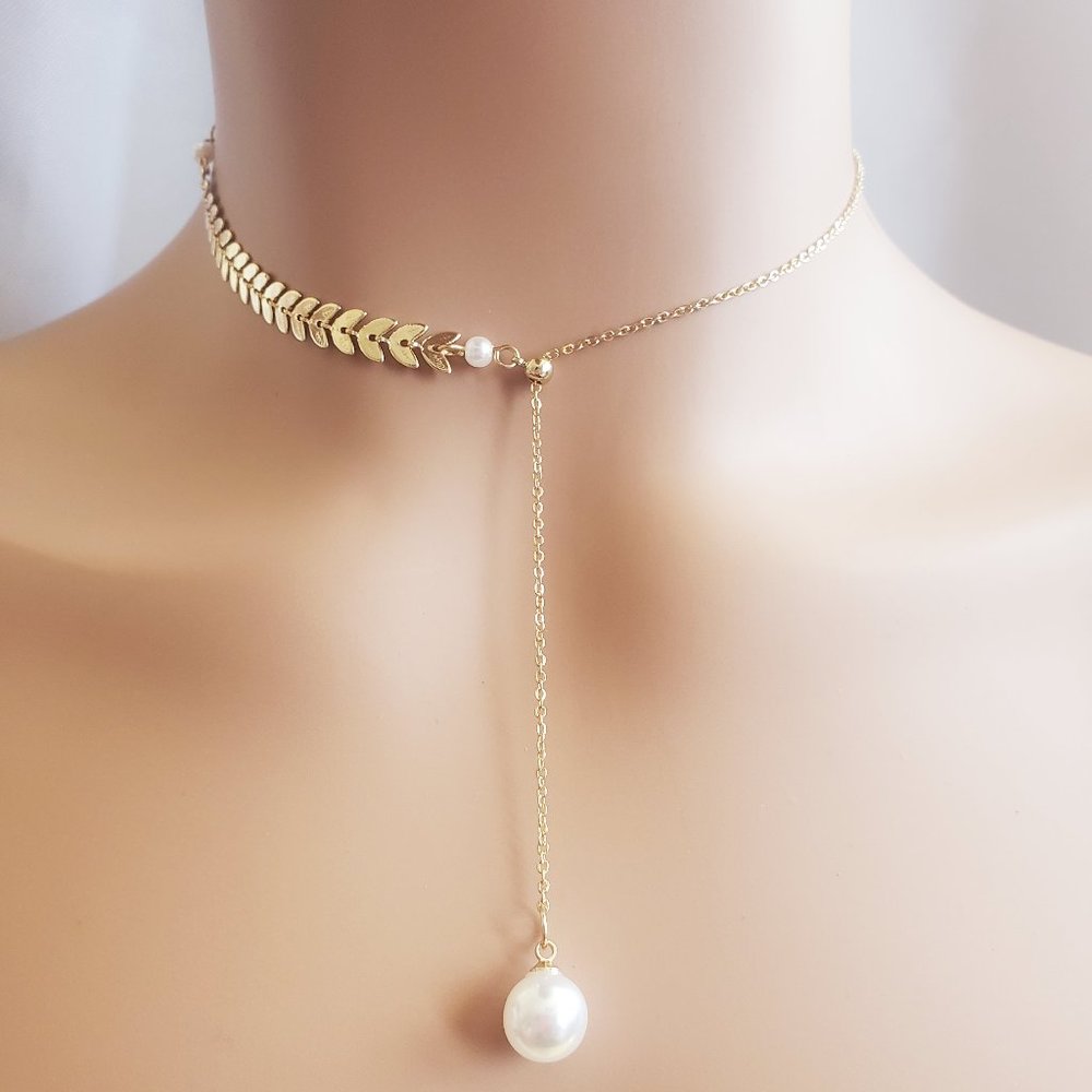 Paris Pearl Necklace